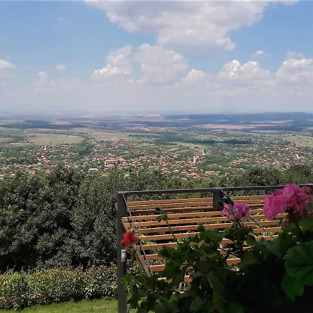 Zaara Estate Winery & 3* Glavan