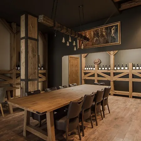 Zaara Estate Winery & 3* Glavan