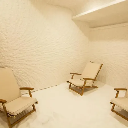 Zaara Estate Winery &