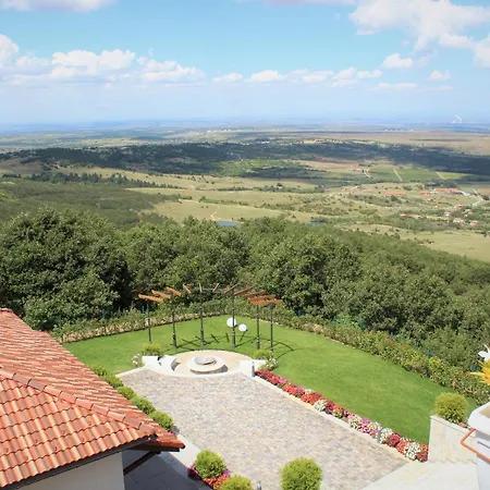 Zaara Estate Winery & Hotel Glavan