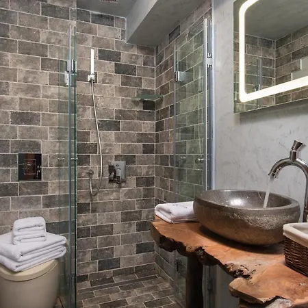 Zaara Estate Winery & Hotel