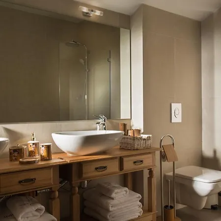 Zaara Estate Winery & 3* Glavan