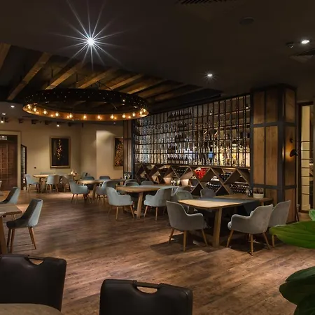 Zaara Estate Winery &