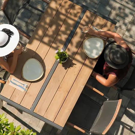 Hotel Zaara Estate Winery &