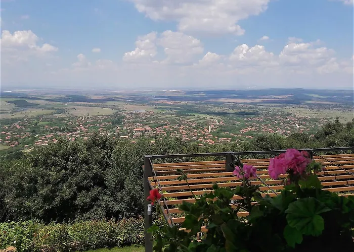 Zaara Estate Winery & 3* Glavan