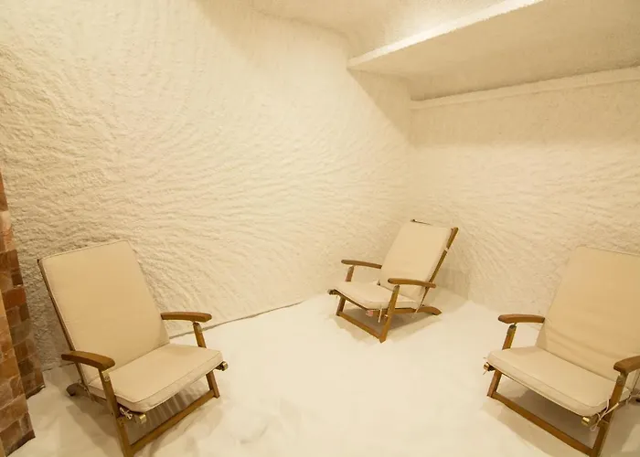 Zaara Estate Winery &