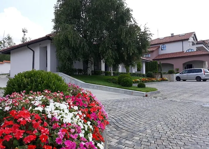 فندق Zaara Estate Winery & Glavan