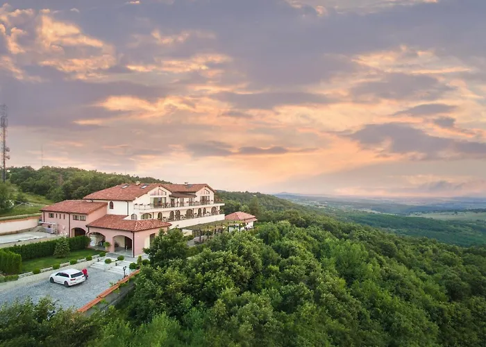 Zaara Estate Winery & 3* Glavan