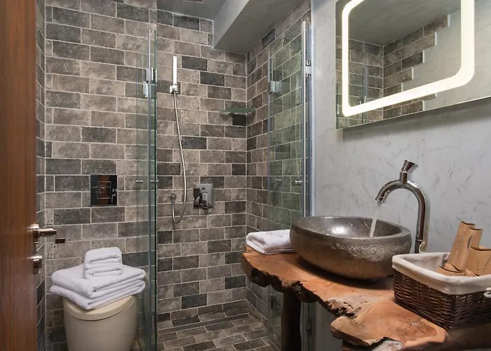 Zaara Estate Winery & فندق