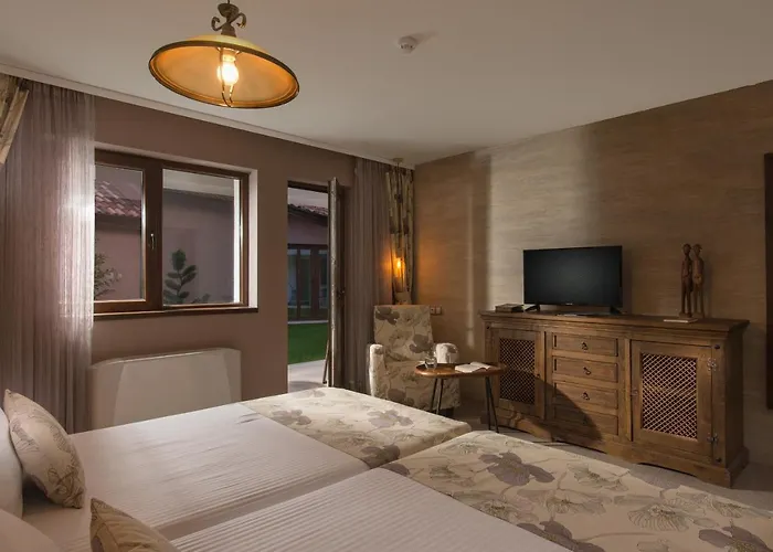 Zaara Estate Winery & 3*