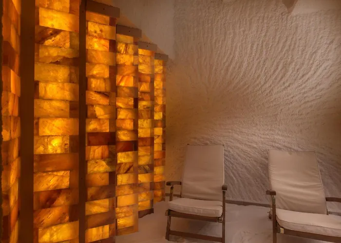 Zaara Estate Winery & 3*