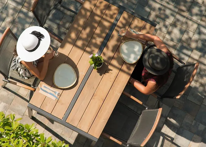 فندق Zaara Estate Winery &