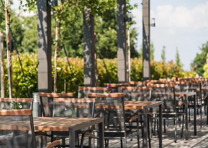 Zaara Estate Winery & 3*