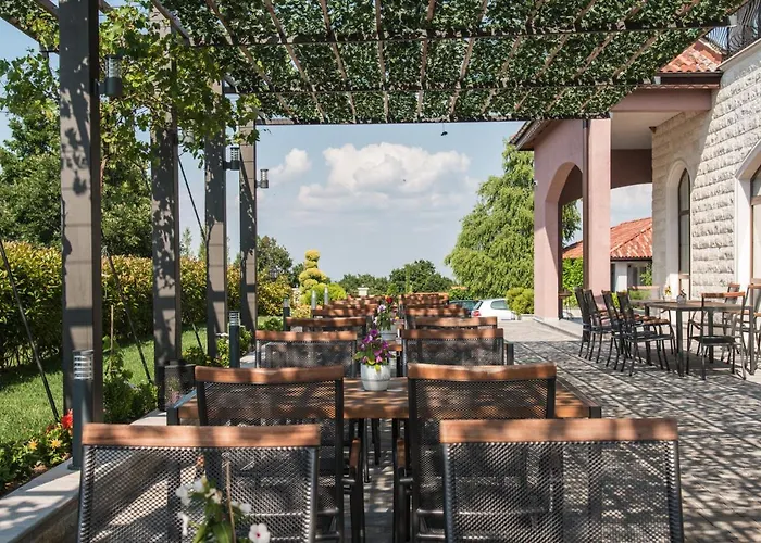 Zaara Estate Winery & فندق Glavan